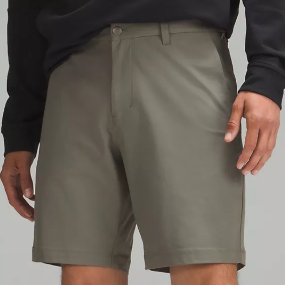 Lululemon Commission Classic Fit 9" Shorts - 33